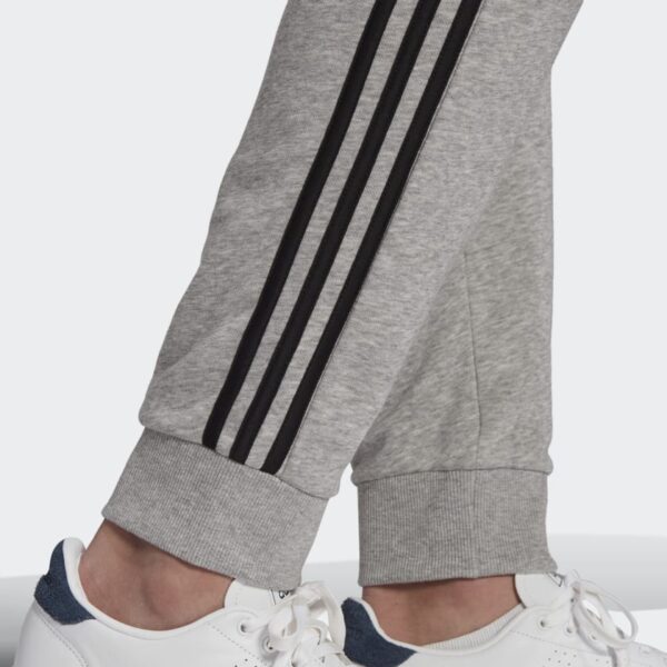 Pantaloni_Essentials_French_Terry_Tapered_Cuff_3-Stripes_Grigio_GK8889_42_detail